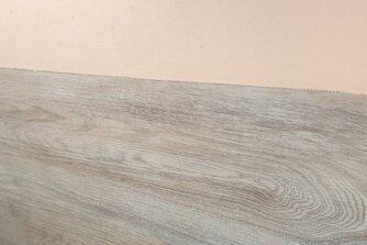  Кварцвинил на стене 